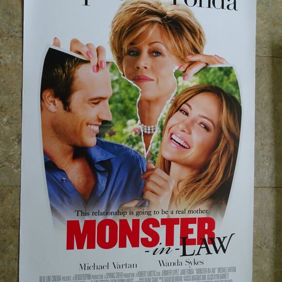 MONSTER -IN-LAW - MOVIE POSTER WITH JANE FONDA, JENNIFER LOPEZ & MICHAEL VARTAN - Picture 6 of 6